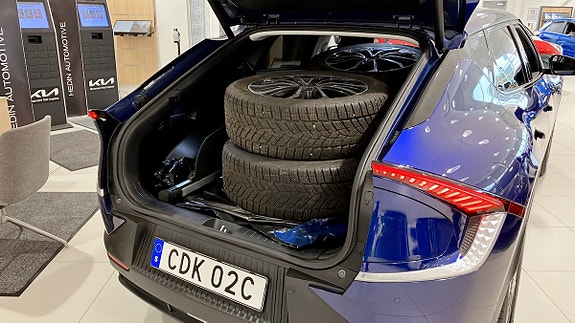 Kia EV6 5 of 17