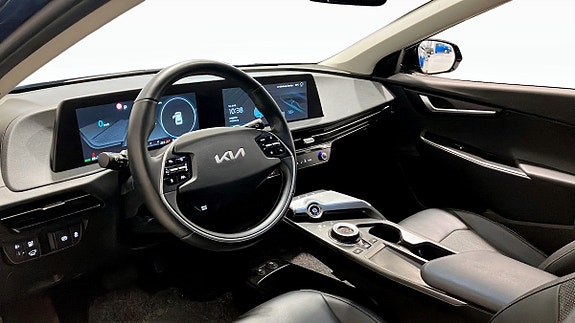 Kia EV6 8 of 17