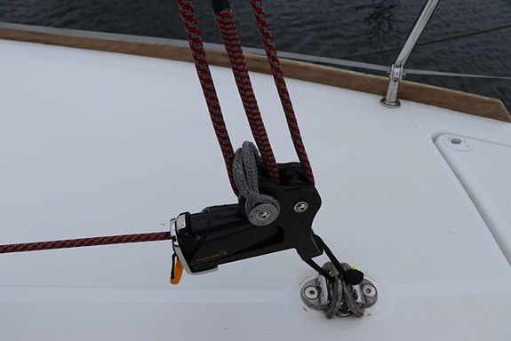 Beneteau Oceanis 38.1 Performance 13 of 24