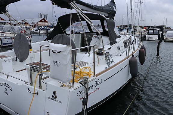 Beneteau Oceanis 38.1 Performance 5 of 24