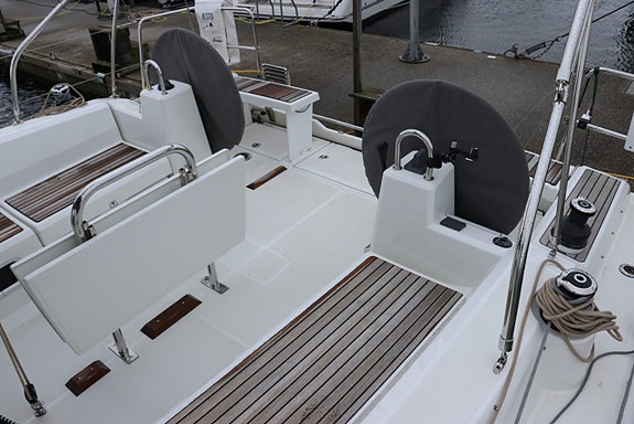 Beneteau Oceanis 38.1 Performance 6 of 24