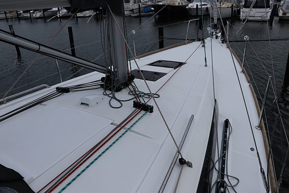 Beneteau Oceanis 38.1 Performance 8 of 24