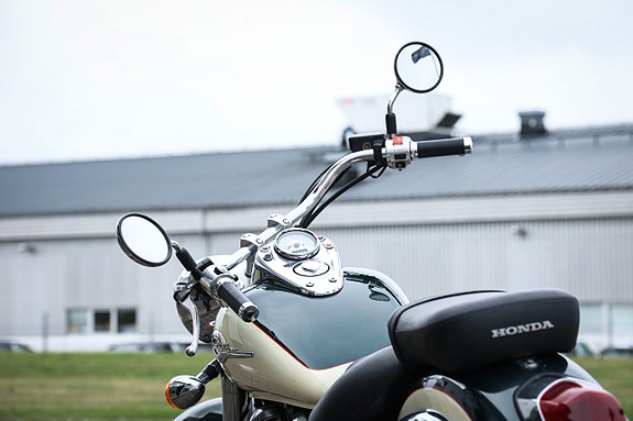 Honda Powersports VT750C Shadow 5 of 9