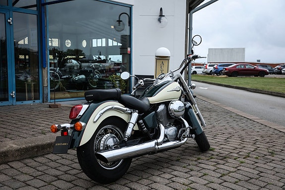 Honda Powersports VT750C Shadow 8 of 9