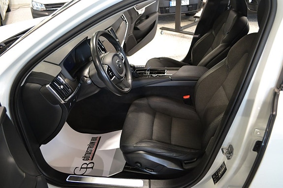 Volvo V90 Cross Country 8 of 16