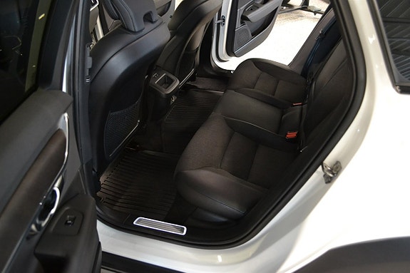 Volvo V90 Cross Country 10 of 16