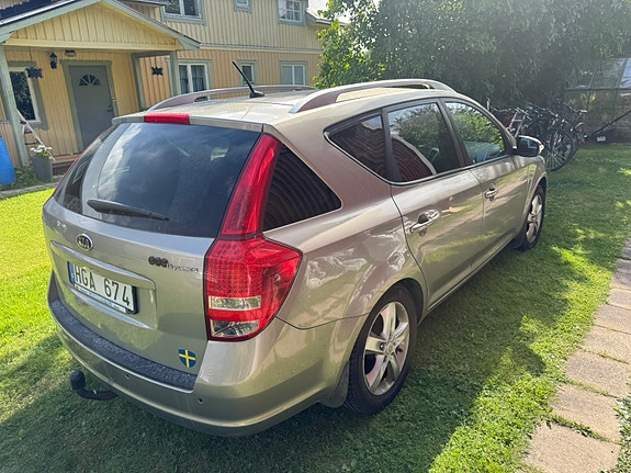 Kia Ceed 2 of 7