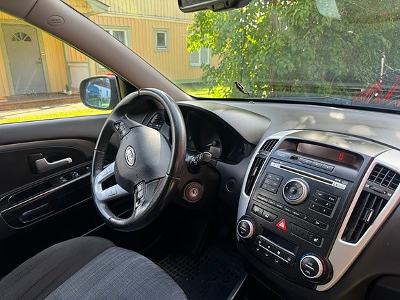 Kia Ceed 4 of 7