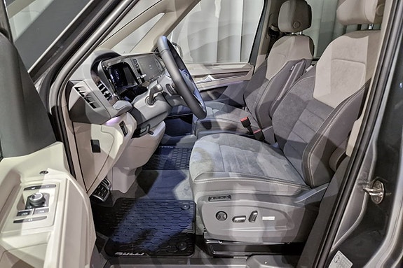 Volkswagen Multivan 7 of 17
