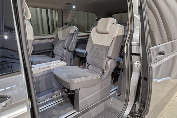 Volkswagen Multivan 17 of 17
