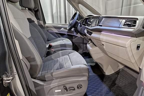 Volkswagen Multivan 12 of 17
