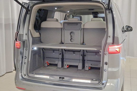 Volkswagen Multivan 6 of 17