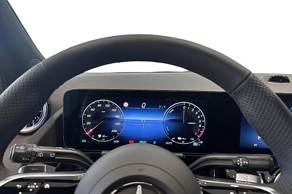 Mercedes-Benz GLA250 e 7 of 11