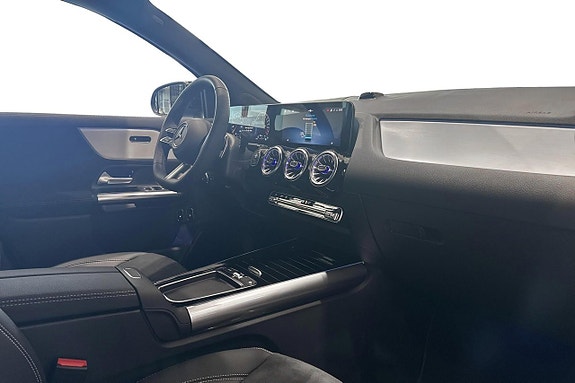 Mercedes-Benz GLA250 e 9 of 11