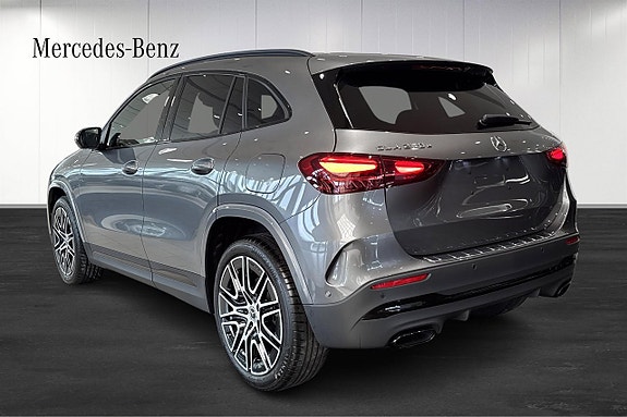 Mercedes-Benz GLA250 e 3 of 11