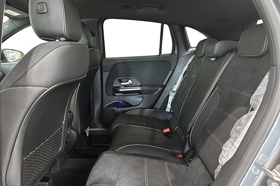 Mercedes-Benz GLA250 e 10 of 11