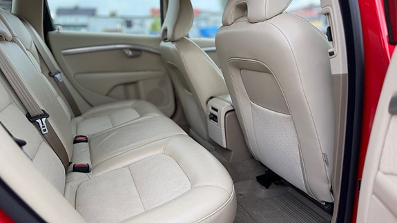 Volvo V70 16 of 20