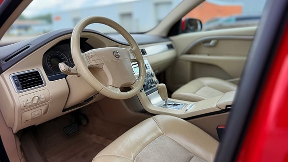 Volvo V70 10 of 20