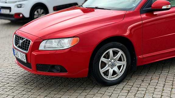 Volvo V70 9 of 20