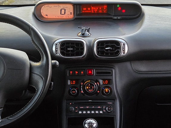 Citroen C3 Picasso 12 of 15