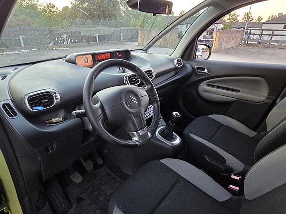 Citroen C3 Picasso 10 of 15