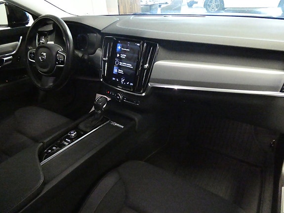 Volvo V90 10 of 20