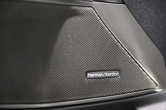 BMW 330e 10 of 14