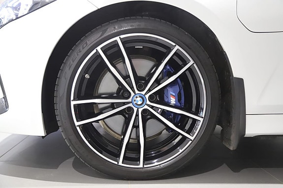 BMW 330e 6 of 14