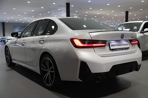 BMW 330e 8 of 14