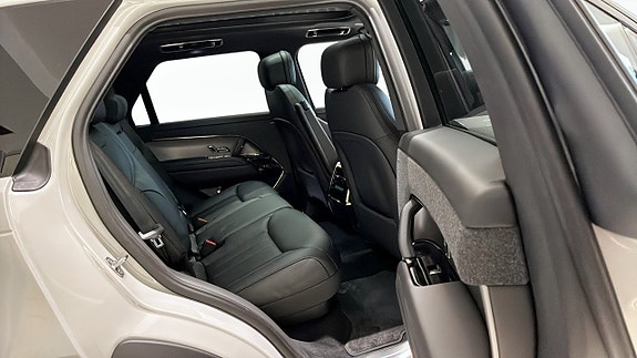 Land Rover Range Rover Sport 5 of 13