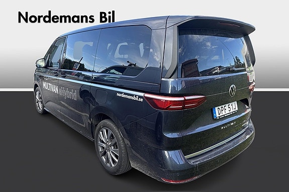 Volkswagen Multivan 3 of 9