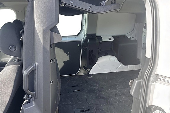 Volkswagen Caddy Maxi 8 of 9