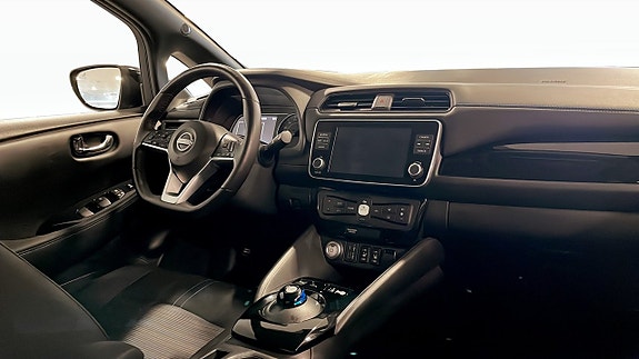 Nissan Leaf 4 of 16