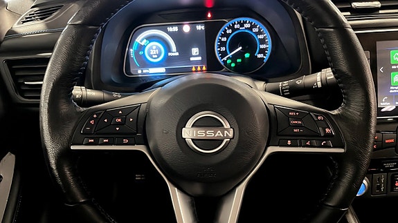 Nissan Leaf 15 of 16