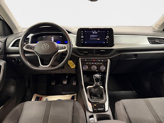 Volkswagen T-Roc 10 of 15