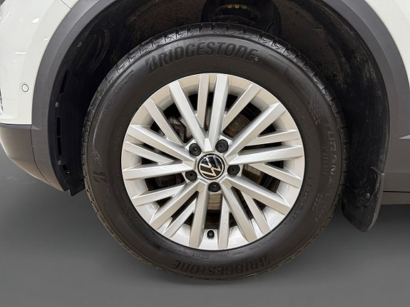 Volkswagen T-Roc 14 of 15