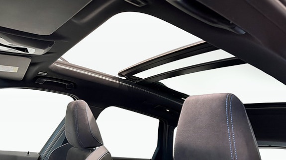 BMW iX1 13 of 15