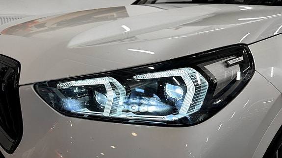 BMW iX1 11 of 15