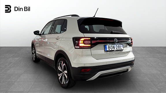 Volkswagen T-Cross 3 of 21