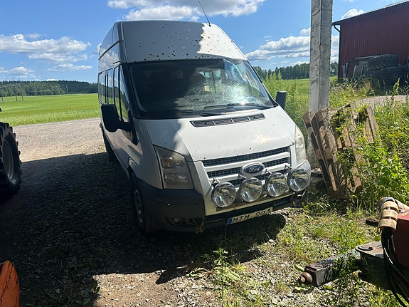 Ford Transit 3 of 3