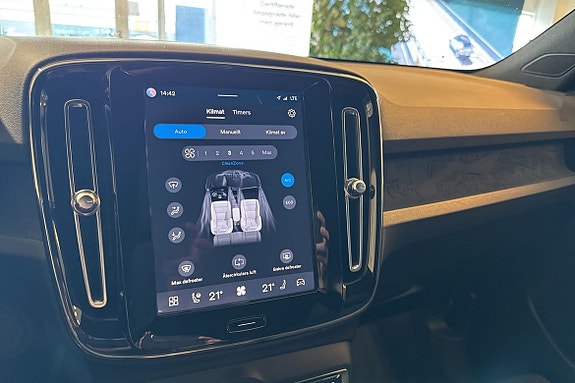 Volvo XC40 19 of 28