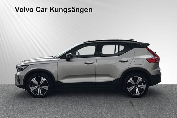 Volvo XC40 3 of 28