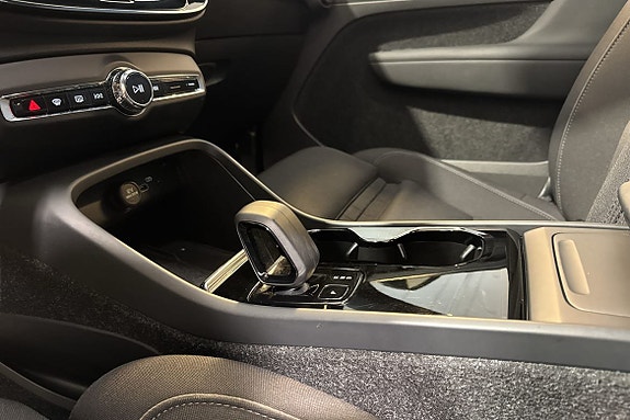 Volvo XC40 21 of 28