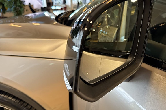Volvo XC40 27 of 28