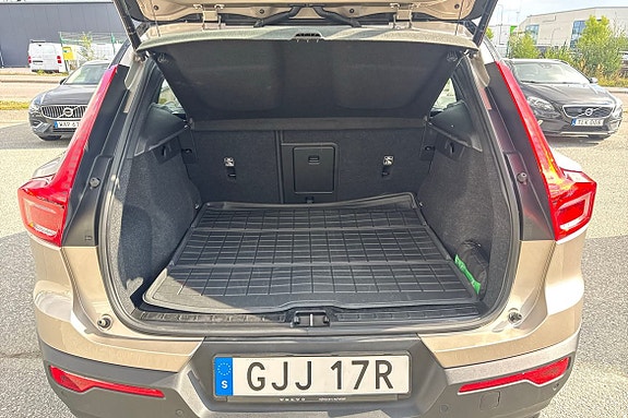 Volvo XC40 22 of 28