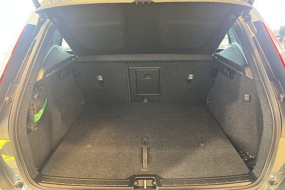 Volvo XC40 16 of 28