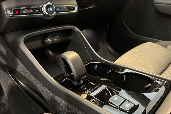 Volvo XC40 26 of 28