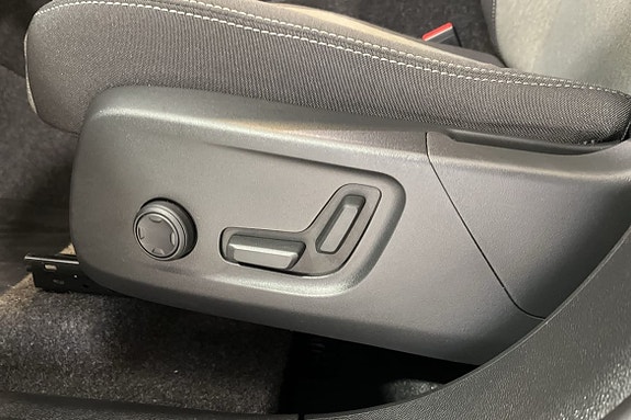 Volvo XC40 19 of 28