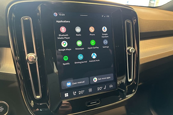 Volvo XC40 23 of 28