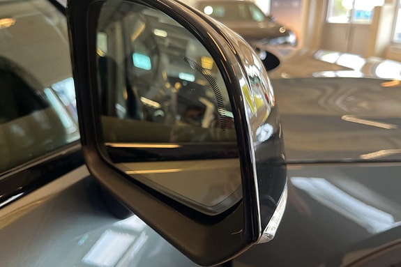 Volvo XC40 12 of 28